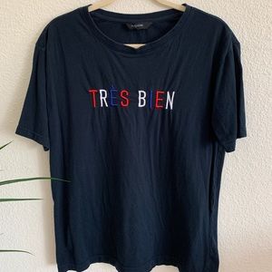 Embroidered TRES BIEN T-shirt